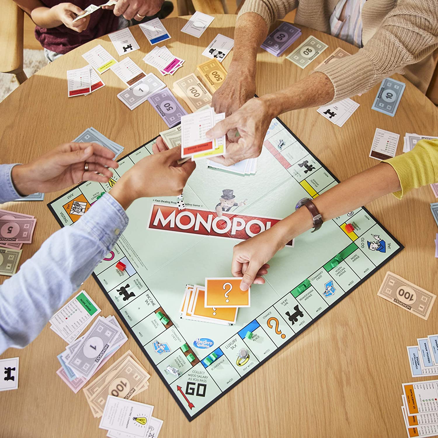 Hasbro Monopoly Classic Board  - đánh giá và giá Hasbro Game Monopoly